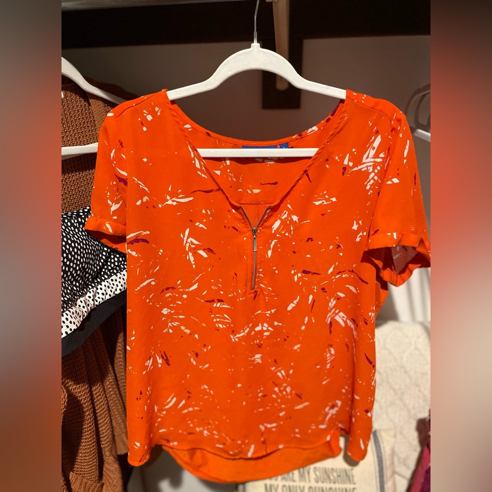 Brand new- Apt 9 women’s shirt